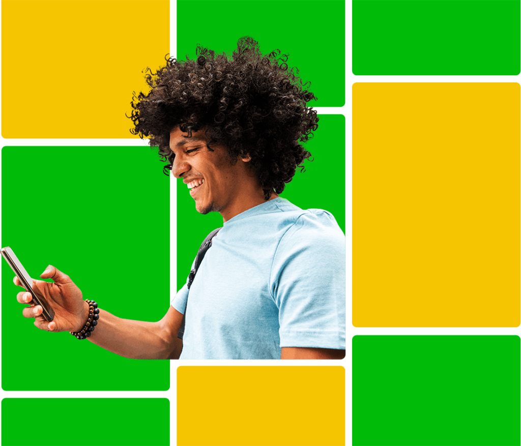 Homem afrodescendente usando o celular com fundo com as cores da NG Telecom